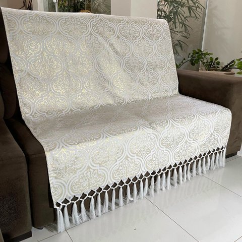 Manta para Sofá em Tecido Jacquard Luxo Adamascado Branco e Dourado 190x140cm