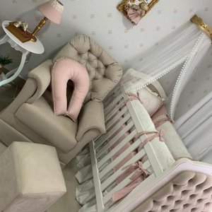 Poltrona De Amamentação Com Balanço E Puff Liz Suede Bege - Larbelle