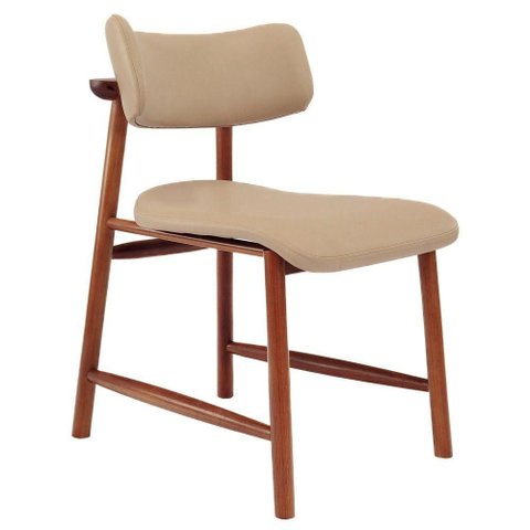 Cadeira Ritmo Maruja Estrutura Madeira Estofado Couríssimo Amêndoa Tramontina 45cm