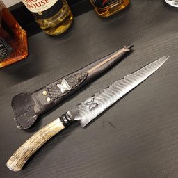 Faca Artesanal Aço Damasco 8' Cabo Retovado Chifre de Cervo Churrasco Bainha de Couro - 8