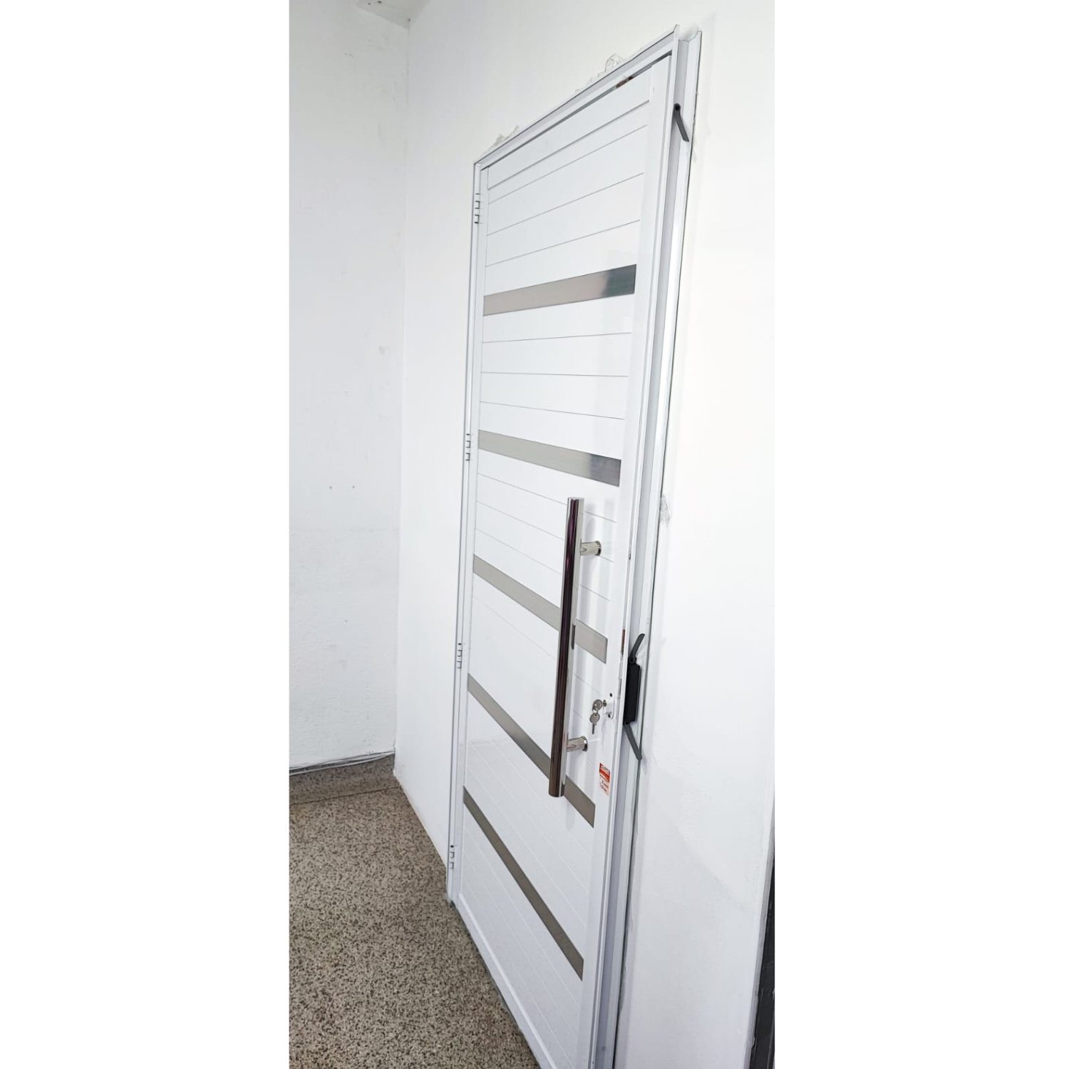 Porta de Alumínio Frisada Lado Direito 210x90cm Branco Esquadrias Castro - 3