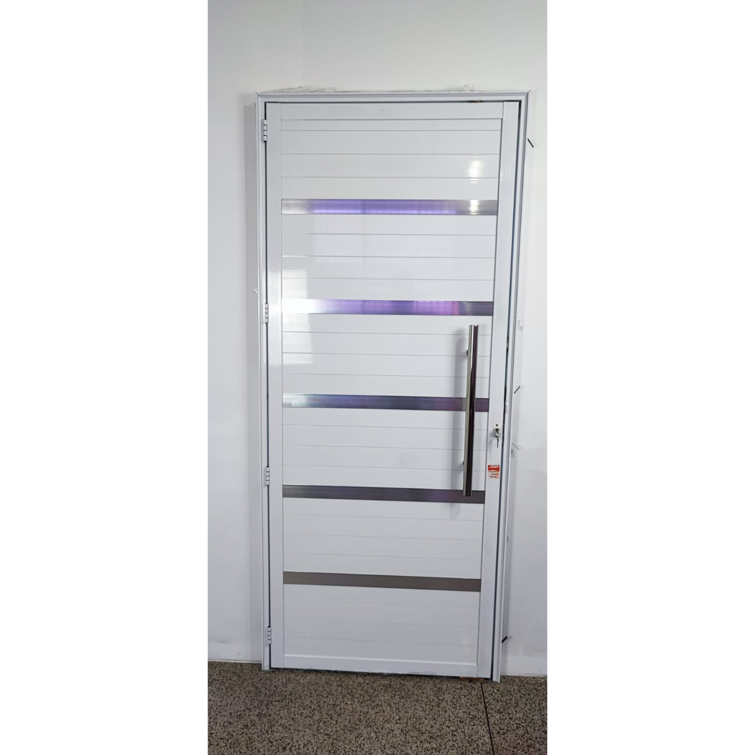 Porta de Alumínio Frisada Lado Direito 210x90cm Branco Esquadrias Castro - 7