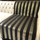 Ver imagem 3 de Manta Para Sofá Tecido Jacquard Luxo Listrado Preto e Dourado 190x140cm