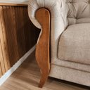 Ver imagem 4 de Kit 2 Poltronas Capitonê com Detalhe em Madeira Nobre Linho Bege Adhara Larbelle