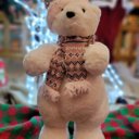 Ver imagem 2 de Urso Decorativo Pelúcia Creme e Rosê Cachecol Crochê e Gorro Lantejoulas 40cm - Master Christmas