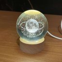 Ver imagem 2 de Mini Luminária De Mesa - Urano - C/LED e Cabo Usb Com Base de Madeira Pontual Decor