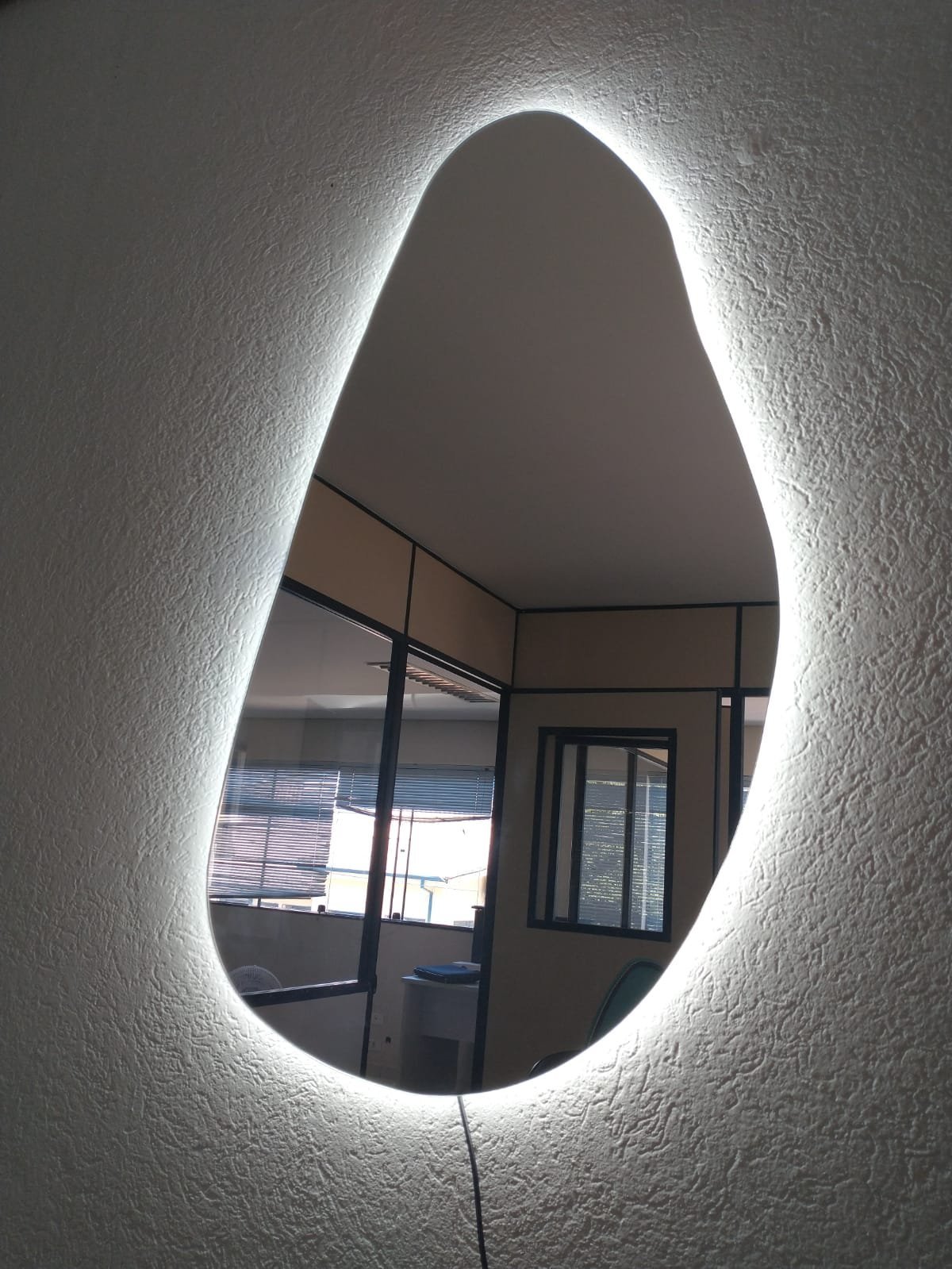 Espelho orgânico iluminado com led frio 43x76cm TOUCH - 4