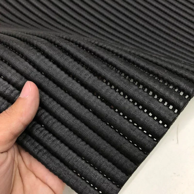 Ver imagem 3 de Passadeira Antiderrapante Preto - 43cm de Largura