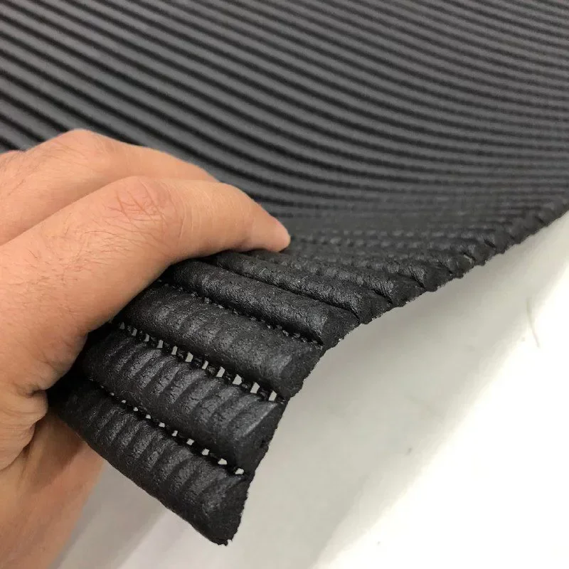 Ver imagem 2 de Passadeira Antiderrapante Preto - 43cm de Largura