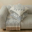 Ver imagem 1 de Kit Manta e Almofadas Decorativas para Sofá Montreal Azul Nevoa - Nexta Casa