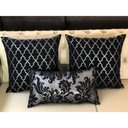 Ver imagem 1 de Kit 3 Almofadas Composê Preto e Prata Geométrico e Medalhão
