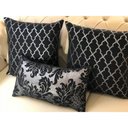 Ver imagem 2 de Kit 3 Almofadas Composê Preto e Prata Geométrico e Medalhão