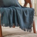 Ver imagem 2 de Kit Manta e Almofada Decorativa para Sofá Waffle 100% Algodão 120x150cm Azul Cobalt