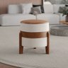 Puff Banqueta Órion Couro Caramelo Linho Bege com Pés - Ms - 2