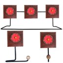 Ver imagem 1 de Kit Banheiro 3 Peças Toalheiro Cabideiro Porta Papel Papel com Flores Coloridas Cor Vermelho