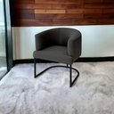 Ver imagem 3 de Poltrona Decorativa Arredondada Emi Base de Ferro Preto Fosco em Veludo Cinza Estofama