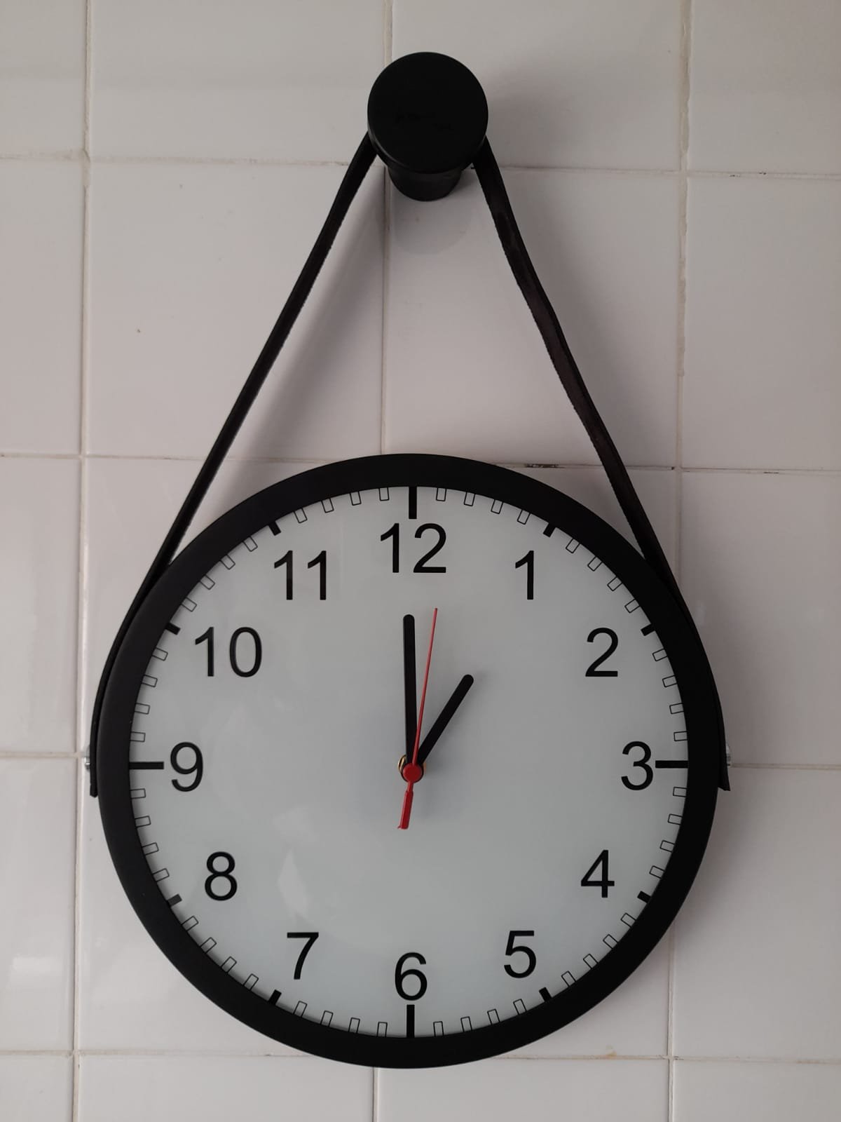 Relógio Adnet Preto Alça Preta Numérico Ponteiro Preto 30 cm Pino Pendurar - 1