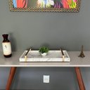 Ver imagem 2 de Bandeja Decorativa para Servir Branco Gold Marmorizado com Alça Dourada