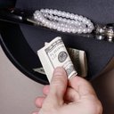 Ver imagem 2 de Relógio de Parede com Cofre Oculto