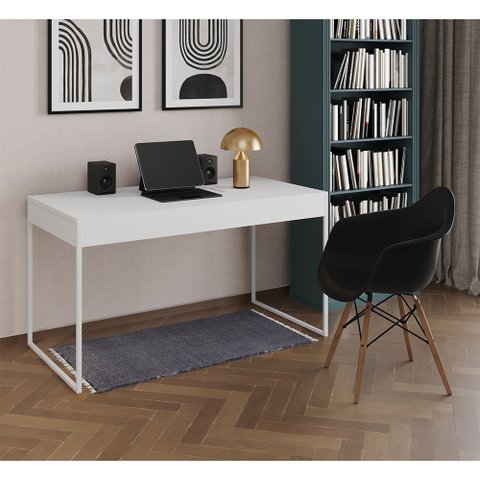 Escrivaninha Home Office Estilo Industrial Malta Branca 137x53cm Ferro Branco com 1 Poltrona Preta E