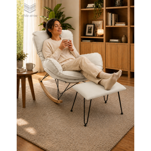 Poltrona de Balanço Easy Cozy Off White com Estrutura Resistente e Puff Incluso