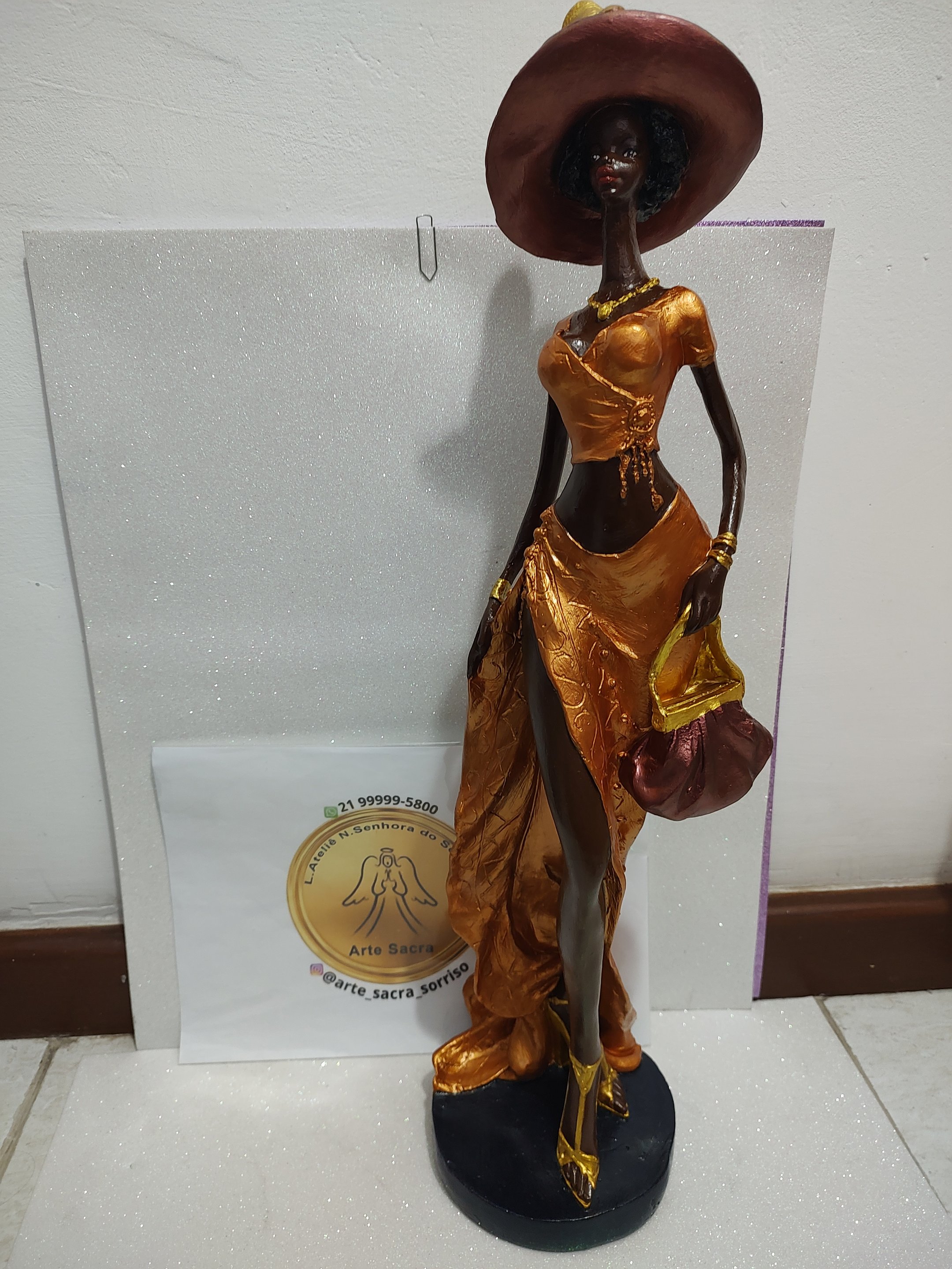 Estátua Mulher Africana com Bolsa e Chapéu 58cm - 3