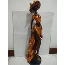 Ver imagem 2 de Estátua Mulher Africana com Bolsa e Chapéu 58cm