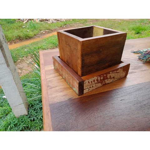 vaso pra flor em madeira maciça de demolição direto da frábrica