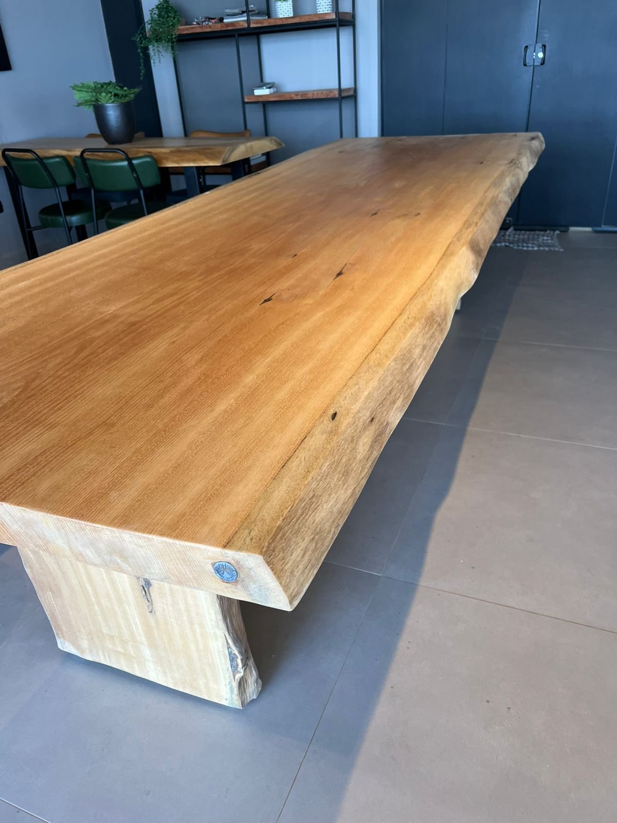 Mesa de Tronco Pequiá Orgânica com Pés de Tronco Cor Mel:comp180xlarg90xalt80 - 4