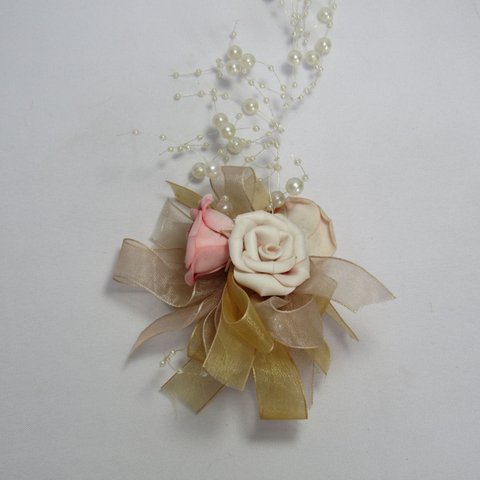 Mobile de Flores e Pérolas em fita