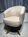 Ver imagem 4 de Poltrona Julia Giratoria Pes Madeira - Luxo Decor Bege
