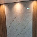 Ver mais imagens de Revestimento Decorativo Premium Placa Marmorizada Calacatta Crema 244cm x 122cm 2,97m² de Cobertura Formaco Decor Branco/Bege