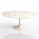 Ver imagem 2 de Mesa de Jantar Saarinen Oval 160x90cm em Mdf Calacata Marmorizada Gelo Branco