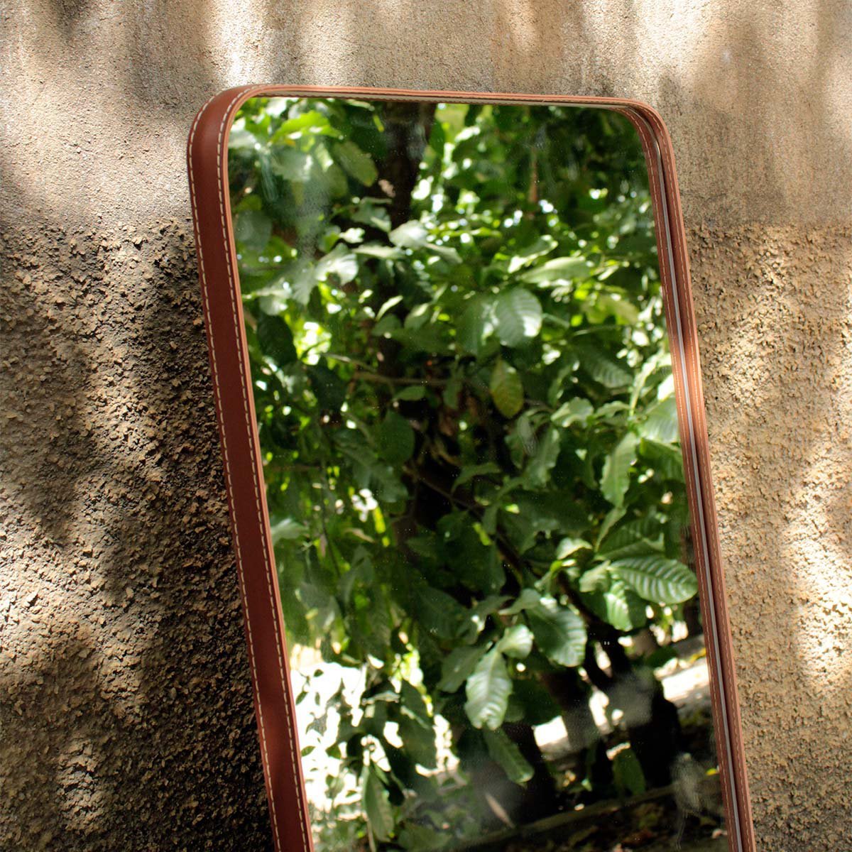 Espelho Retangular Decorativo Moldura Corino 60x35 - Marrom - 2
