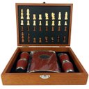 Ver imagem 3 de Kit Cantil em Couro e Metal com Copos e Estojo de Madeira Com Acessórios de Xadrez