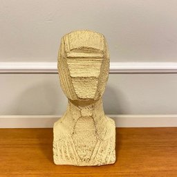 Escultura Resina Busto Pedra Off White 12,5x11,7x23,2cm - 3