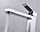 Ver imagem 4 de Torneira Banheiro Monocomando Quadrada Bica Alta Cromada:Cromado