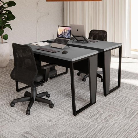 Mesa Escrivaninha Dupla 30mm Pés Metal com Régua para Tomadas F5 Office Cor:Cinza Sagrado com