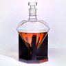Decanter Whisky Modelo Diamante Pirâmide Com Base Madeira - 4