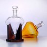 Decanter Whisky Modelo Diamante Pirâmide Com Base Madeira - 5