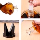 Ver mais imagens de Decanter Whisky Modelo Diamante Pirâmide Com Base Madeira