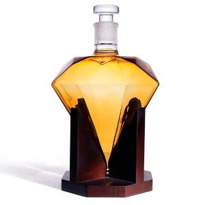 Decanter Whisky Modelo Diamante Pirâmide Com Base Madeira