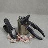 Kit abridor de lata espremedor de alho 2 pçs preto - Oikos - 6