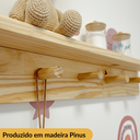 Ver imagem 4 de Cabideiro Prateleira de Madeira Infantil Montessori com Ganchos para Organização e Decoração - Bento