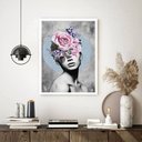 Ver imagem 1 de Quadro Decorativo Surrealismo Mulher Rosas - 70x50cm:moldura Preta