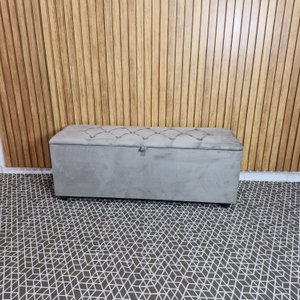 Recamier Calçadeira Bau Casal Cristal 130cm Cor Bege