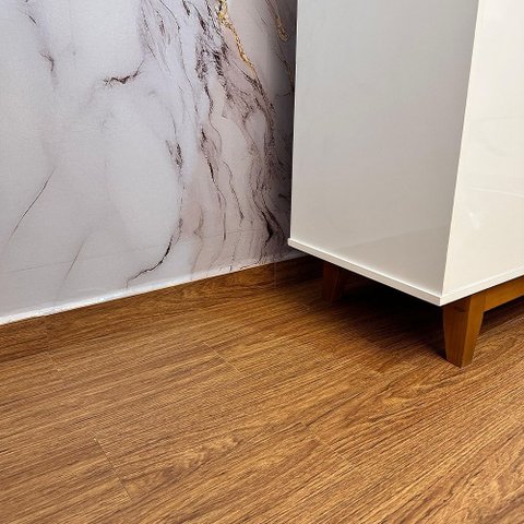 Piso de Madeira Click Acabamento Laminado Freijó com Encaixe - 20 Peças