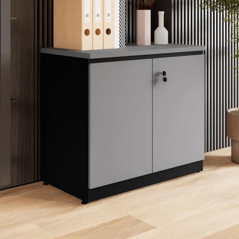 Armário Baixo para Escritório e Home Office Travamento com Chave 2 Portas 1 Prateleira 80cm Cinza