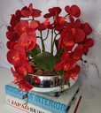 Ver imagem 1 de Arranjo Com 4 Orquídeas Vermelho Vaso Prata 28cm