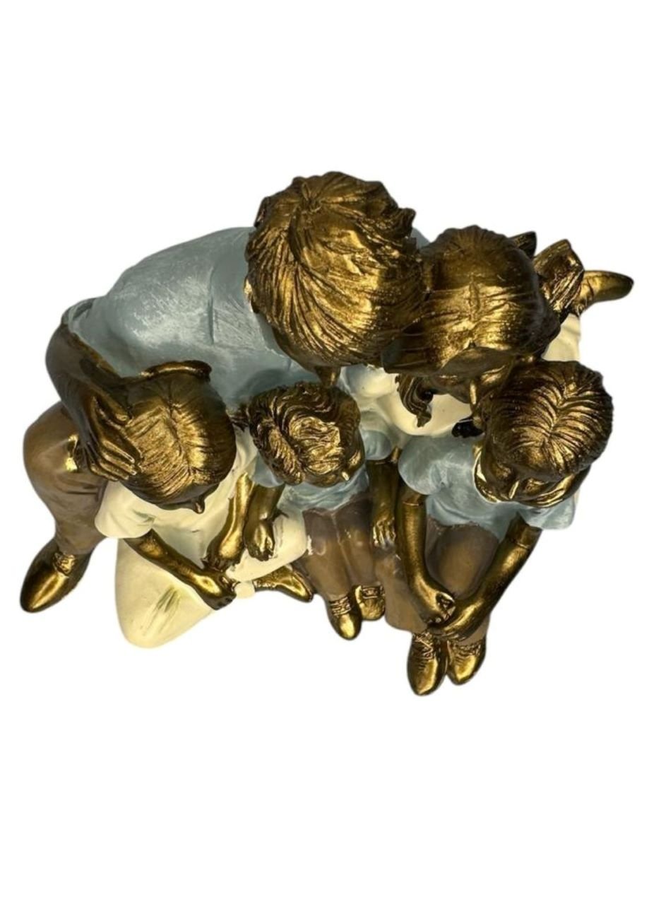 Escultura Resina Luxo Familia Pai Mãe 3 Filhos 2 Meninos 1 Menina - 7